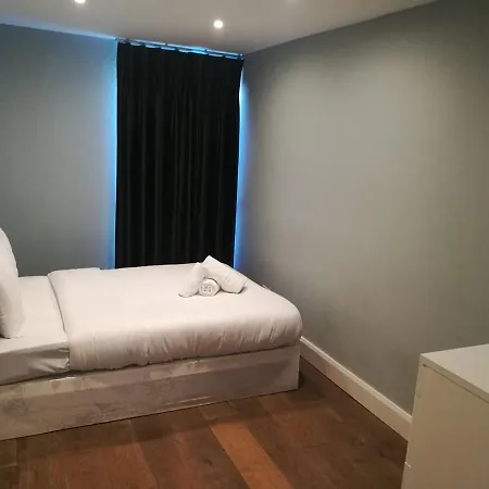 Serviced By Premier City Apartment